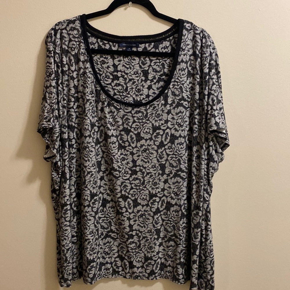 Sz 3X super soft Tommy Hilfiger black & gray shirt